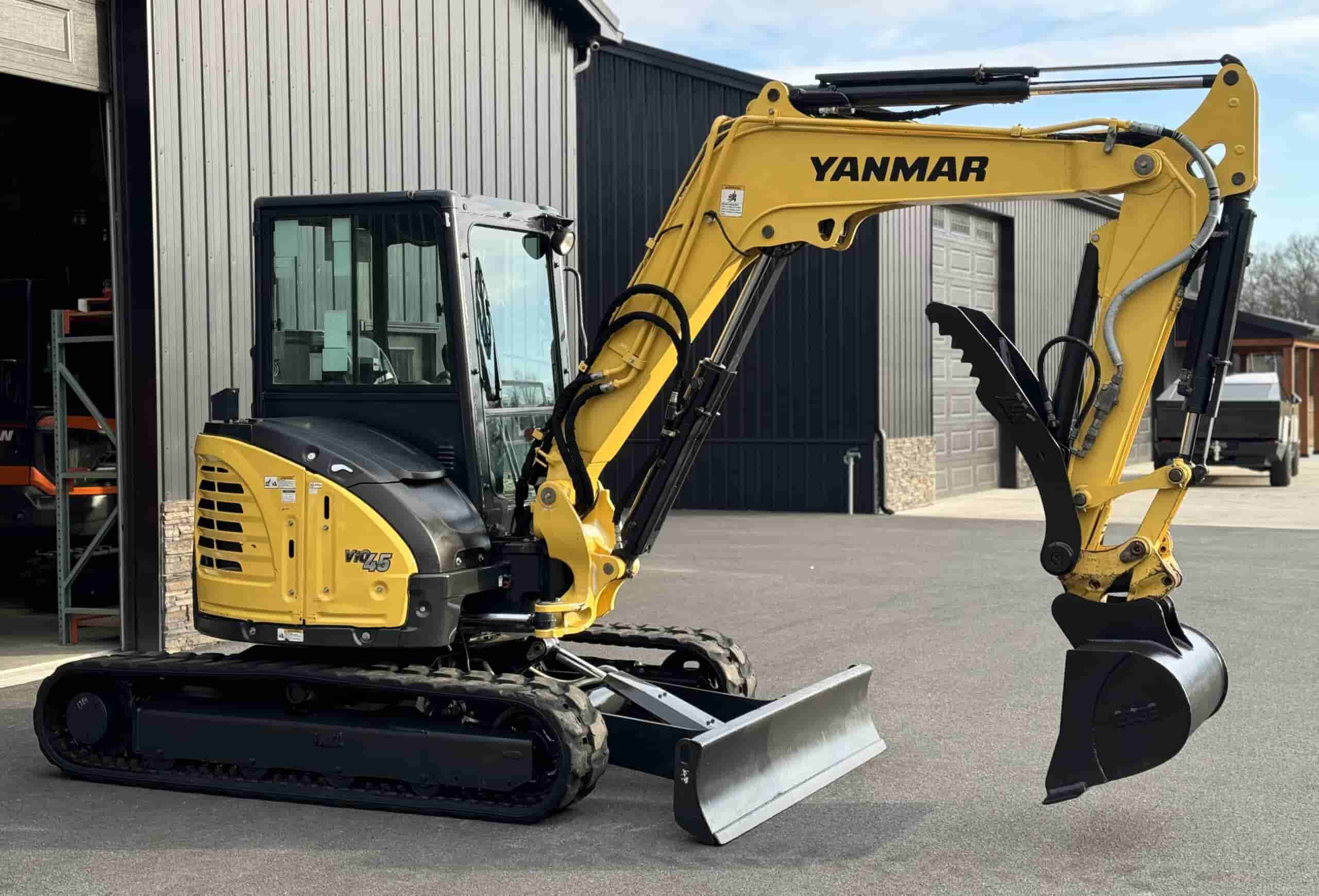 2018 YANMAR VIO45-6A CLEAN
